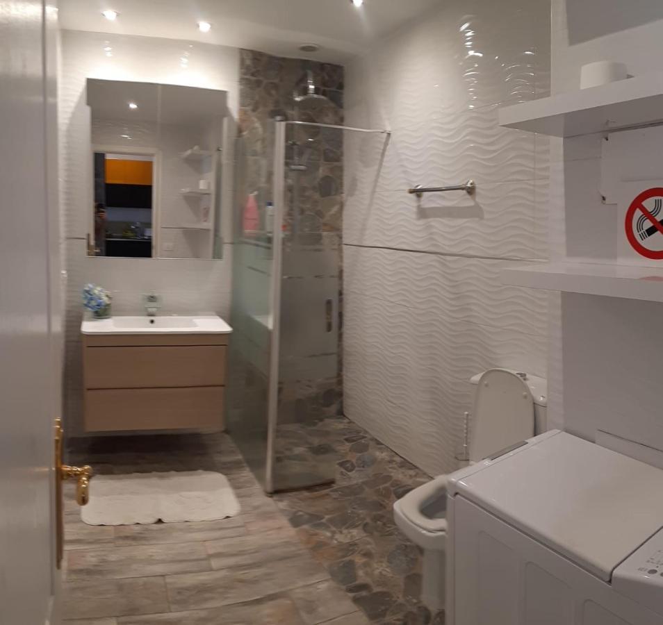 Club Paraiso & Perfect For You Apartment