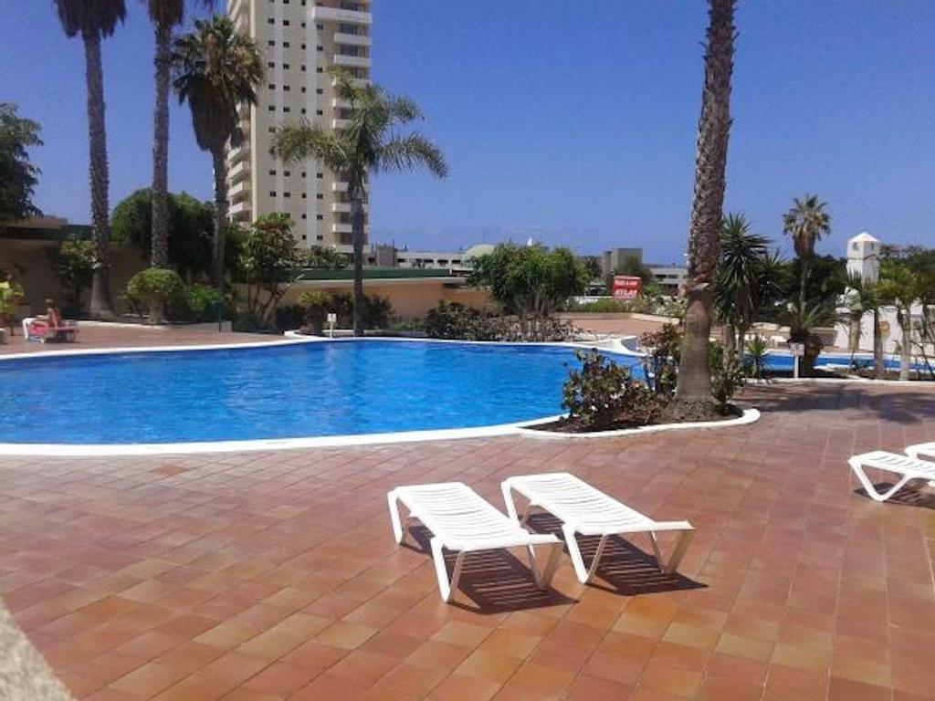 Club Paraiso & Perfect For You *