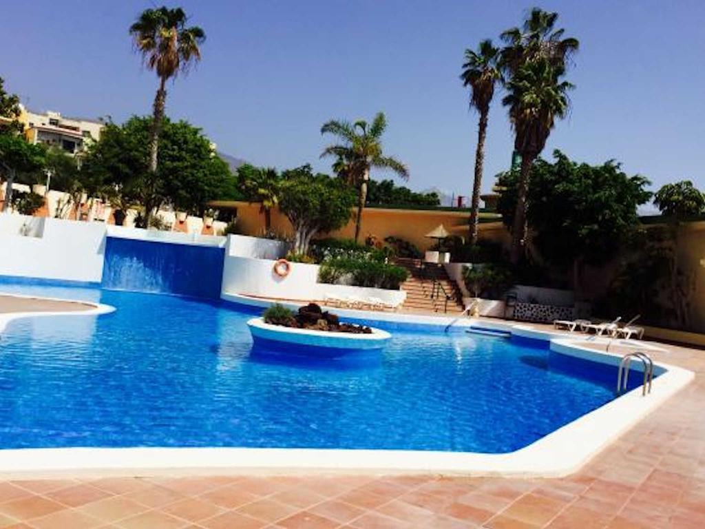 Club Paraiso & Perfect For You